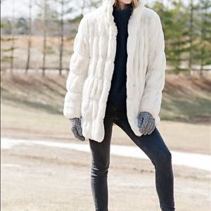 Donna Slayers Fabulous Faux Fur coat worn once